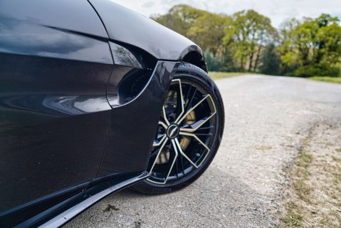 Aston Martin Vantage 4.0 Vantage V8 Auto 3dr 7