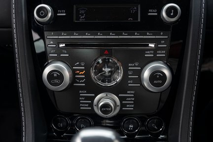 Aston Martin DBS V12 22