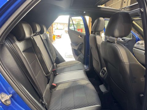 Volkswagen T-Roc 1.5 T-Roc R-Line TSi Evo Semi-Auto 5dr 58