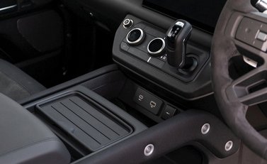 Land Rover Defender 90 V8 20