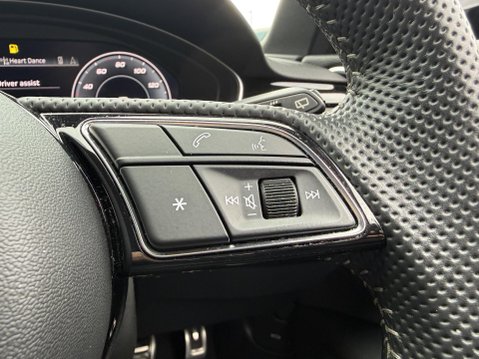 Audi A4 2.0 TDI 40 Black Edition Estate 5dr Diesel S Tronic quattro Euro 6 (s/s) (1 35