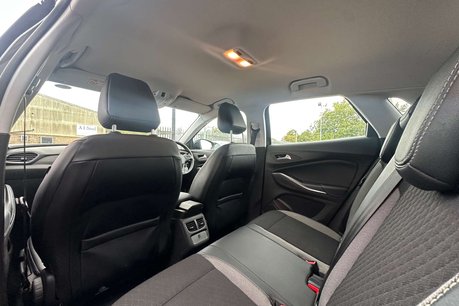 Vauxhall Grandland X 1.2 Turbo GPF Sport Nav SUV 5dr Petrol Manual Euro 6 (s/s) (130 ps) 15