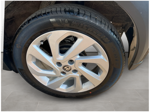 Toyota Aygo X 1.0 VVT-i Pure 5dr 29