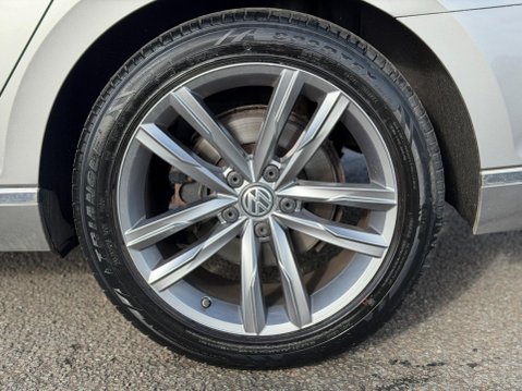 Volkswagen Passat 2.0 TDI BlueMotion Tech GT Euro 6 (s/s) 5dr 25