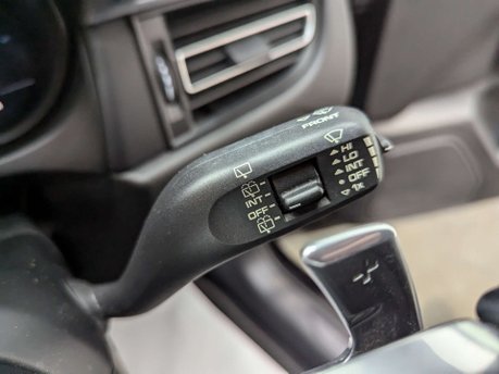 Porsche Macan 2.0 Macan Semi-Auto 4WD 5dr 79