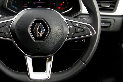 Renault Captur TECHNO E-TECH 19