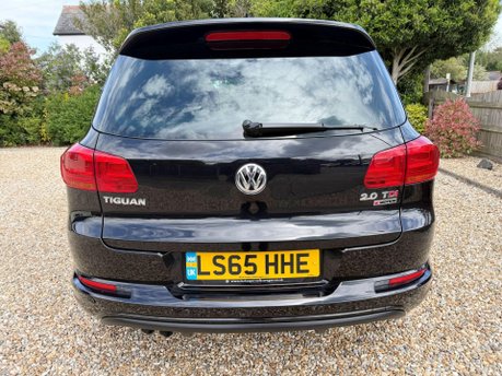 Volkswagen Tiguan 2.0 TDI BlueMotion Tech R-Line DSG 4WD Euro 6 (s/s) 5dr 9