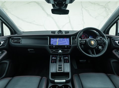 Porsche Macan GTS 21