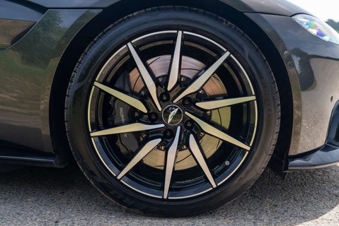 Aston Martin Vantage 4.0 V8 Coupe 6