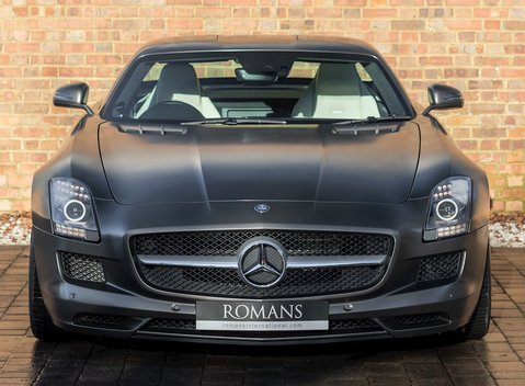 Mercedes-Benz SLS AMG 4