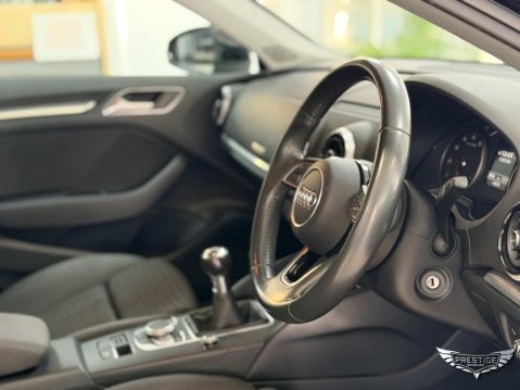 Audi A3 1.4 TFSI e-tron Sportback e-S Tronic Euro 6 5dr 8.8kWh 51