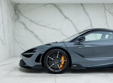 McLaren 765LT 44