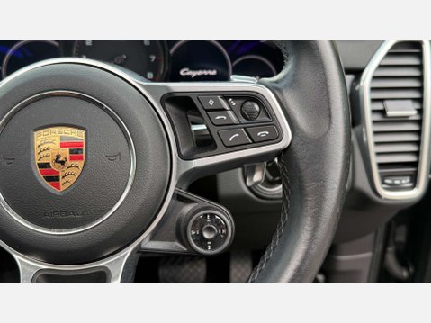 Porsche Cayenne 3.0 Cayenne V6 E-Hybrid Auto 4WD 5dr 32