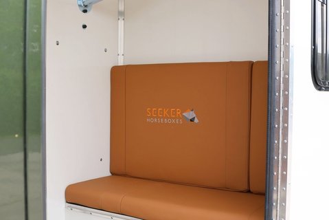 Renault Master BRAND NEW 3.5 TON STALLION BUILD EXTREME HEAVY DUTY HORSEBOX FROM SEEKER  24