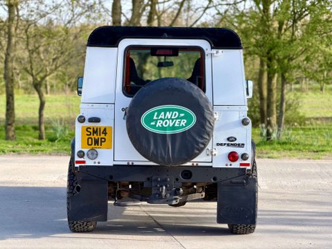 Land Rover Defender 2.2 Defender 90 Hard Top TD 4WD 5dr 11