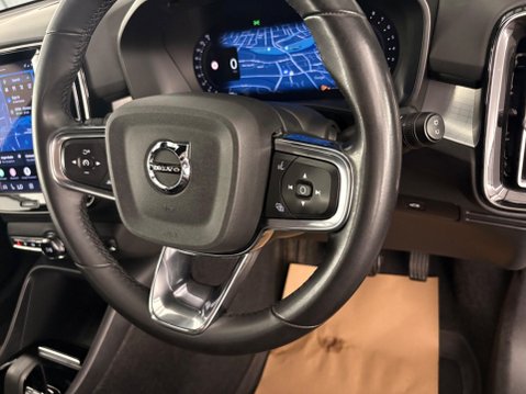 Volvo XC40 2.0 B3 MHEV Plus Dark DCT Auto Euro 6 (s/s) 5dr 31
