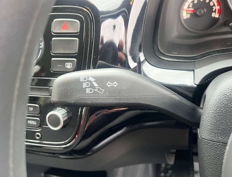 Volkswagen Up 1.0 Move Up 3dr 21