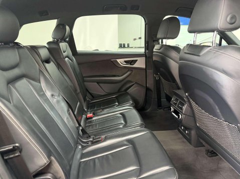 Audi SQ7 4.0 TDI V8 SUV 5dr Diesel Tiptronic quattro Euro 6 (s/s) (435 ps) 46