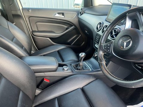 Mercedes-Benz B Class 1.5 B180d Sport Euro 6 (s/s) 5dr 33
