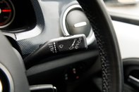 Volkswagen Up R-LINE 14