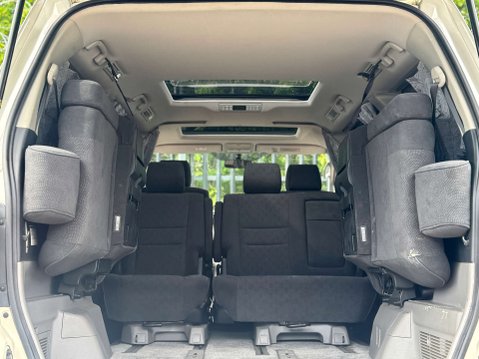 Toyota Alphard Sunroof 8 Seater 75
