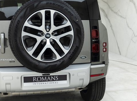 Land Rover Defender 110 XS Edition P400 26