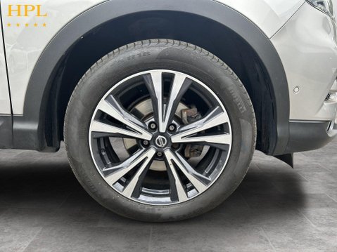 Nissan Qashqai 1.3 DIG-T N-Connecta SUV 5dr Petrol DCT Auto Euro 6 (s/s) (160 ps) 10