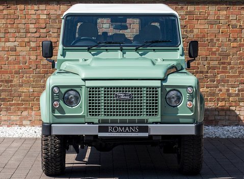 Land Rover Defender 110 Heritage Station Wagon 4