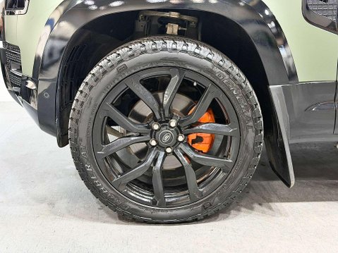 Land Rover Defender 3.0 D250 MHEV S Hard Top SUV 5dr Diesel Auto 4WD MWB Euro 6 (s/s) (250 ps) 31