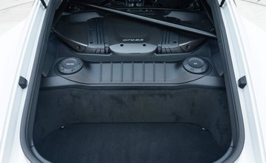 Porsche Cayman GT4 RS (718) 47