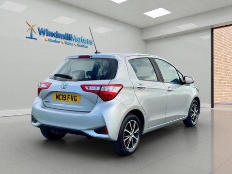 Toyota Yaris 1.5 VVT-i Icon Tech Euro 6 5dr 10
