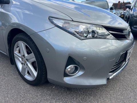 Toyota Auris 1.6 V-Matic Excel Euro 5 5dr 12