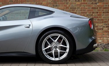 Ferrari F12 Berlinetta 8