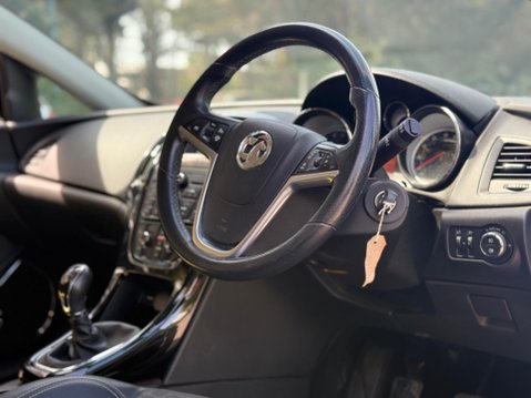 Vauxhall Astra GTC 1.4i Turbo SRi Euro 6 (s/s) 3dr 19
