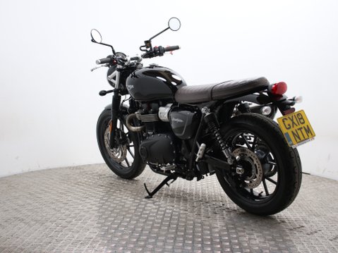 Triumph Street Twin BONNEVILLE STREET TWIN 9