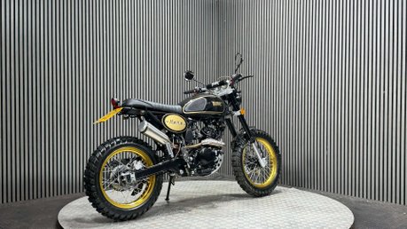 Bluroc Motorcycles Hero 2026 ONLY 10KM 1 OWNER ENDURO SCRAMBLER BIKE 125CC 12