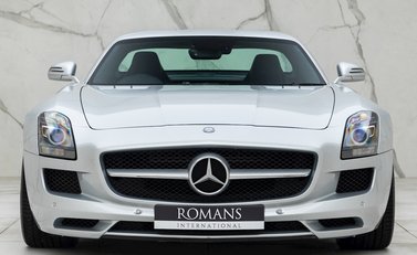 Mercedes-Benz SLS AMG 4