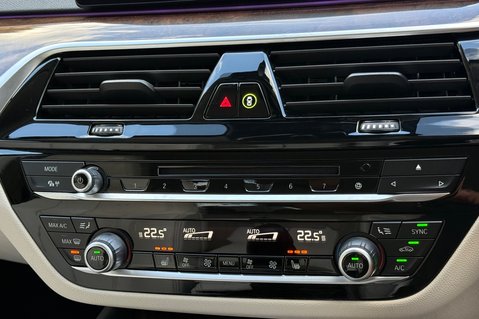 BMW 5 Series 520D XDRIVE SE - 360 DEGREE CAMERAS - IVORY LEATHER 42