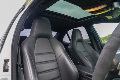 Mercedes-Benz C Class C63 AMG EDITION 507 10