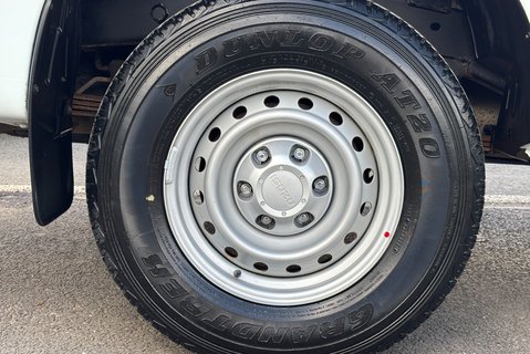 Isuzu D-Max Extended Cab 1.9 4x4 Pickup 26