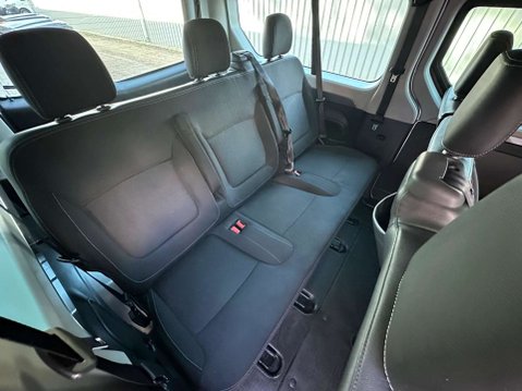 Renault Trafic 2.0 dCi LL30 Advance EDC L2 H1 Euro 6 (s/s) 5dr (9 Seat) 35