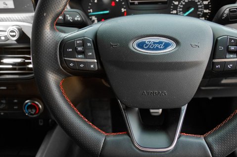 Ford Focus ST-LINE TDCI 12