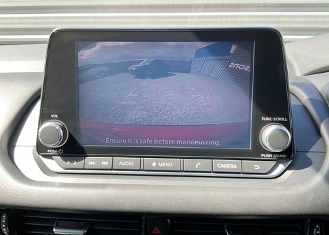 Nissan Qashqai DIG-T ACENTA PREMIUM MHEV 19
