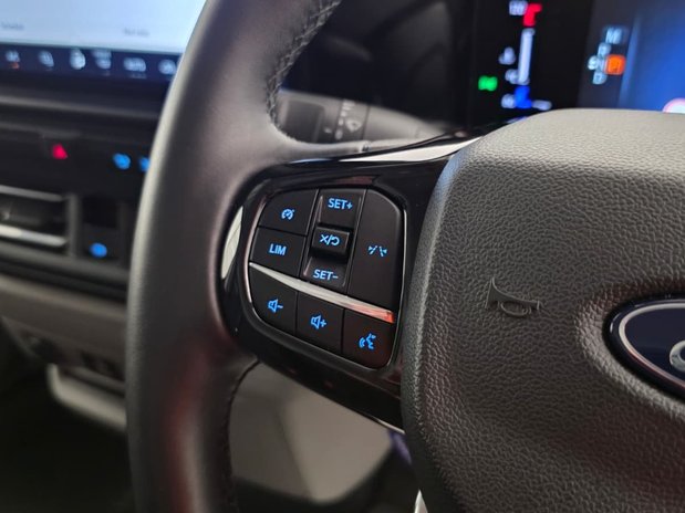 Ford Transit Custom Transit Custom 280 L2 Diesel FWD 2.0 Eco Blue 136ps H1 Van Limited Auto 29