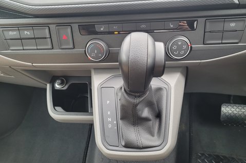 Volkswagen Transporter T6.1 T28 TDI P/V HIGHLINE 37