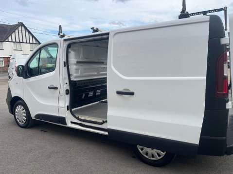 Vauxhall Vivaro 1.6 Vivaro 2700 CDTI 33