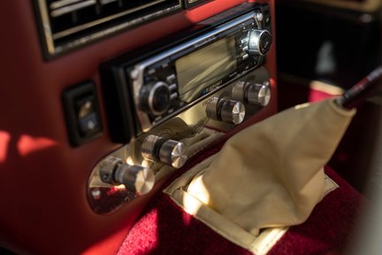 Aston Martin DB4 Series III 38