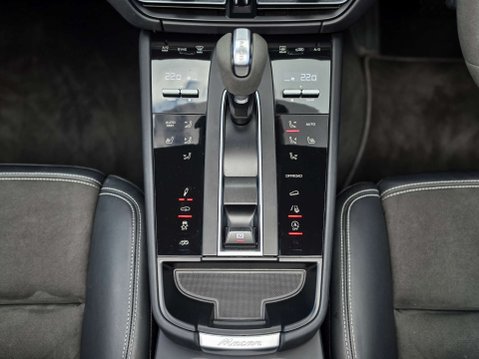 Porsche Macan 2.9 Macan GTS Semi-Auto 4WD 5dr 35