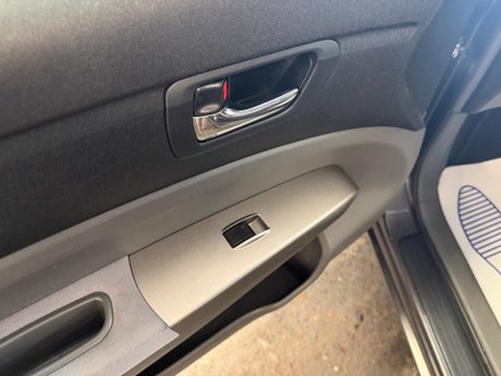 Toyota Prius 1.5 T Spirit CVT 5dr 31