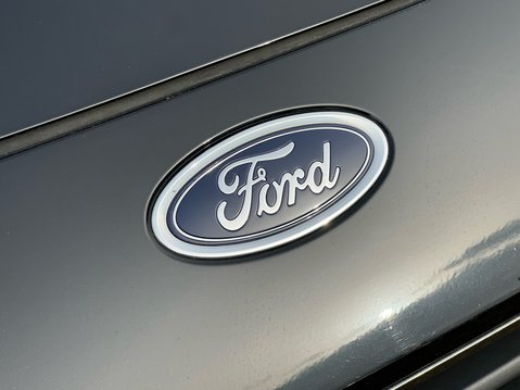 Ford Transit Courier SPORT TDCI 13